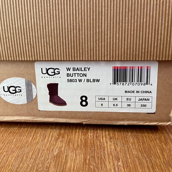 Ugg Purple Bailey Button - Picture 7 of 7